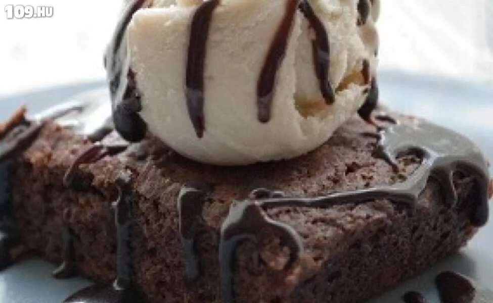 Csokis brownie vanília fagylalttal